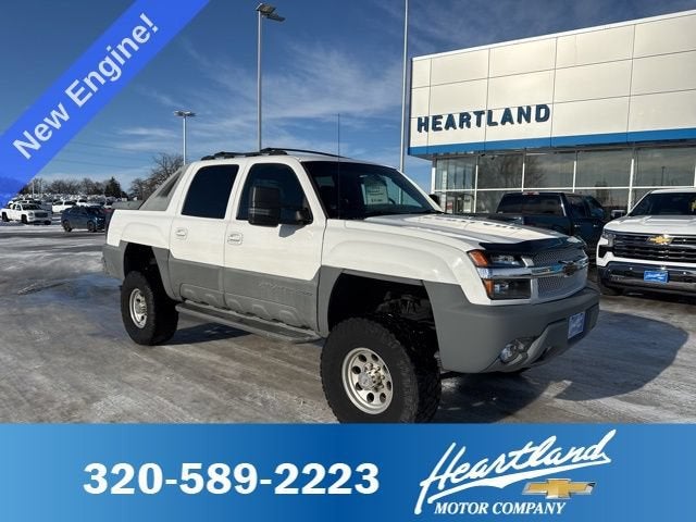 2002 Chevrolet Avalanche NA in Summit White — front three-quarter view